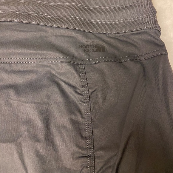 NWT! The North Face Aphrodite Women's Plus Size 2X Gray Athletic Hiking Pants - Picture 8 of 9